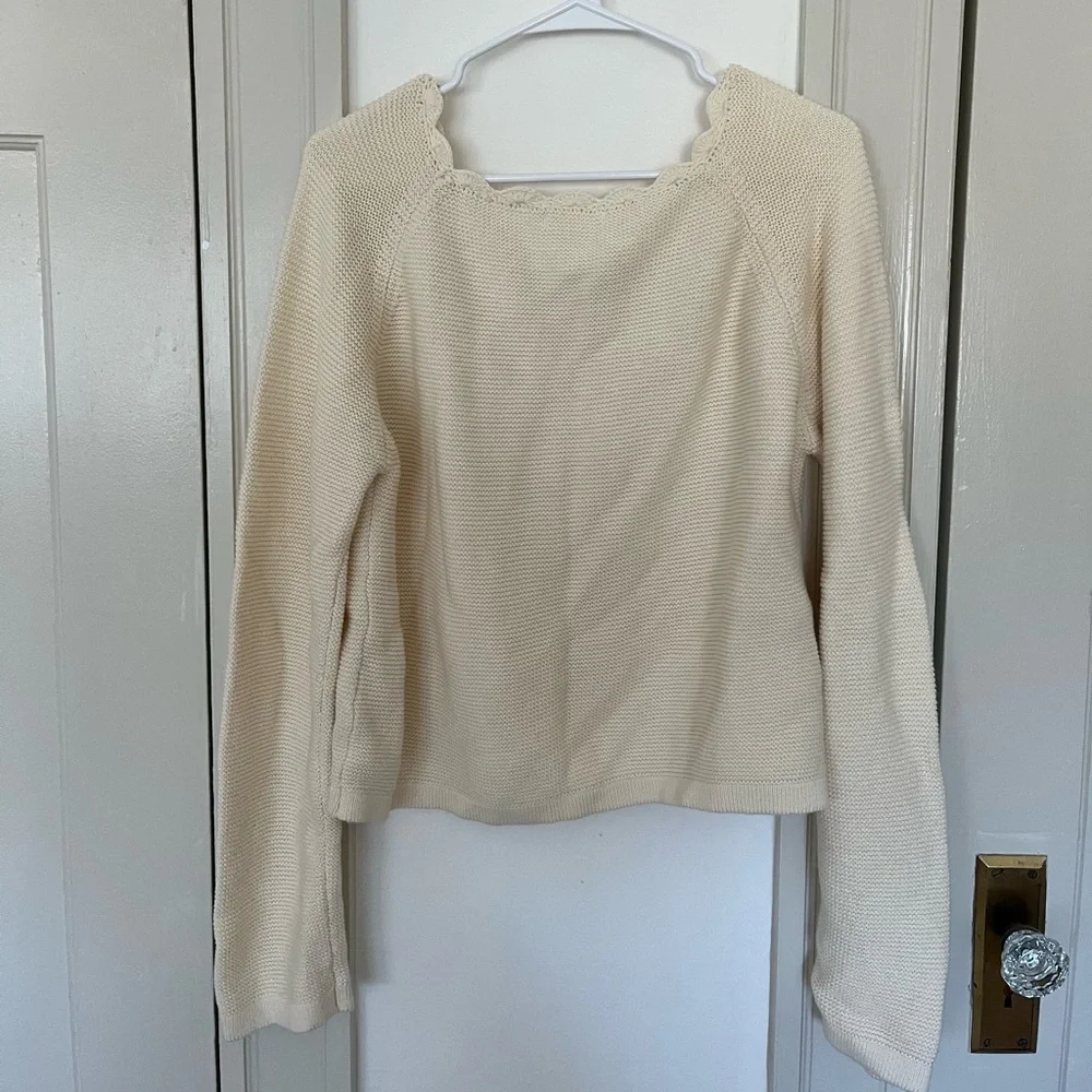NWOT neuflora scalloped cardigan - Picture 3 of 3